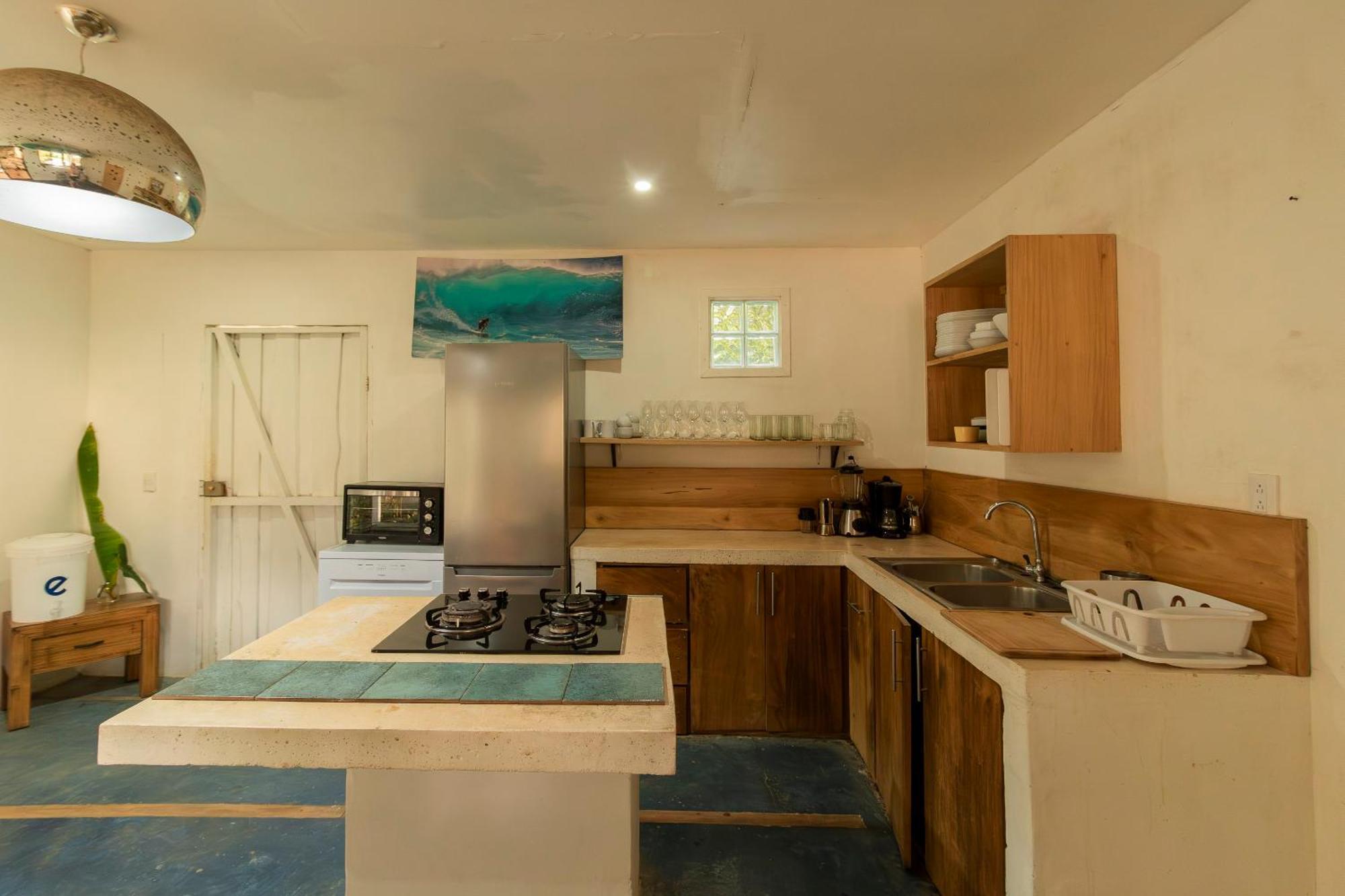 La Sana Surf Hotel, New Management, Few Mn Drive To The Beach Playa Santa Teresa  Екстер'єр фото