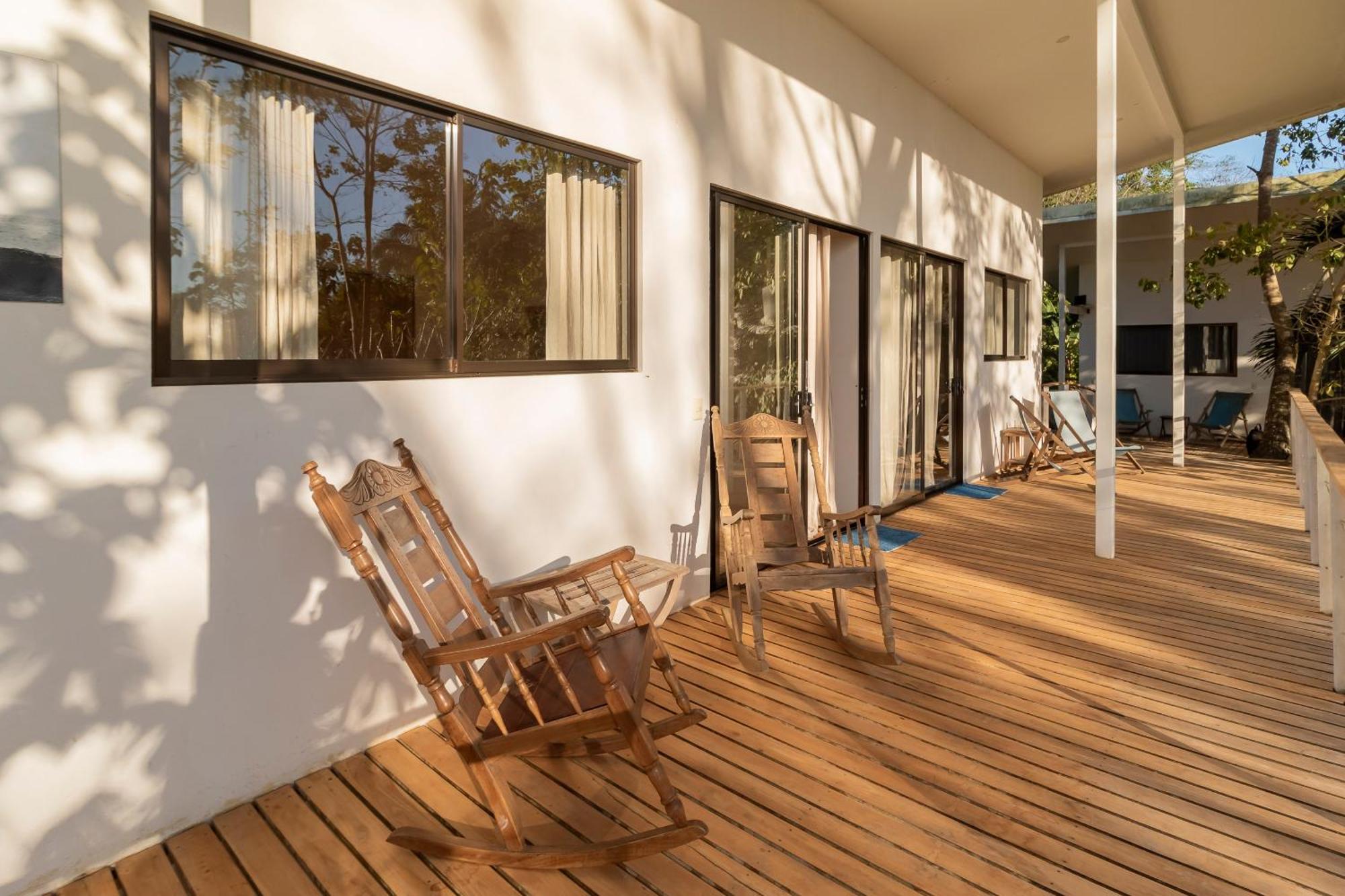 La Sana Surf Hotel, New Management, Few Mn Drive To The Beach Playa Santa Teresa  Екстер'єр фото